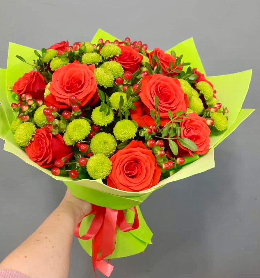 Букет цветов из: Хризантемы и Розы в Октябрьский Белгородской области