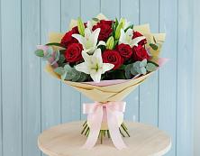 Букет цветов из:  Лилии и Розы в Октябрьский Белгородской области