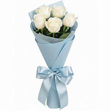 Букет 5 Белых роз Проуд в Октябрьский Белгородской области