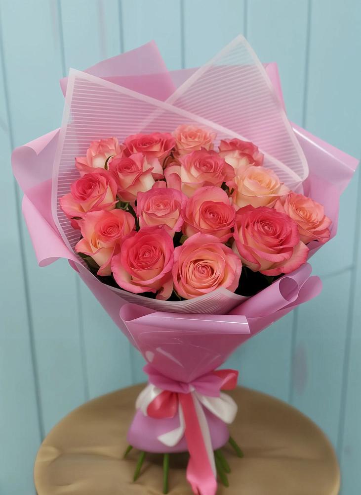 Букет 15 Розовых роз Равель в Октябрьский Белгородской области