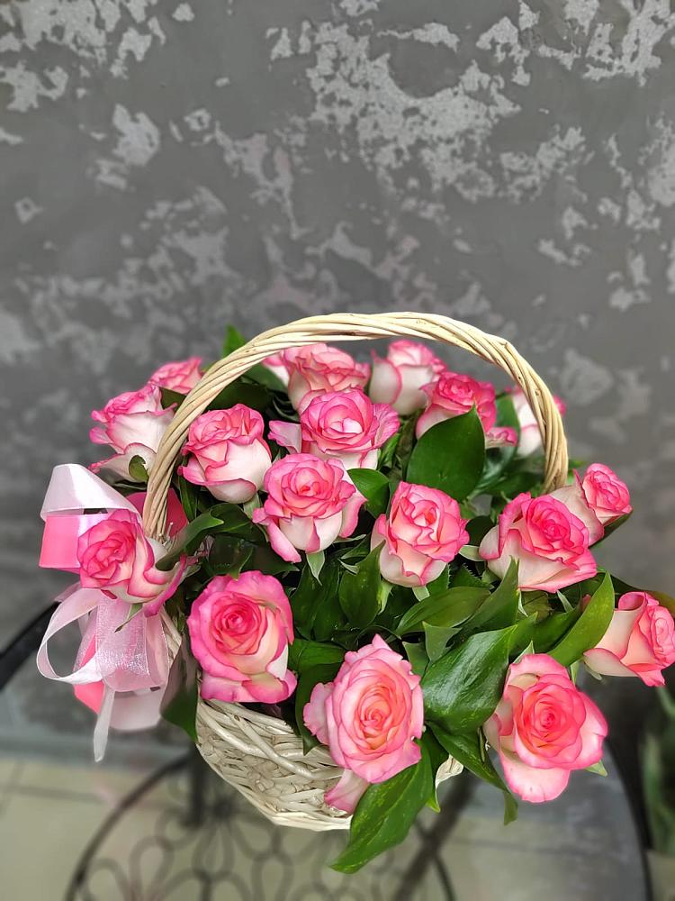 Цветочная композиция из Розы в корзине в Октябрьский Белгородской области