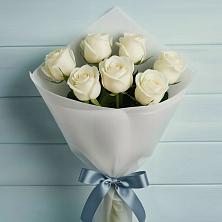Букет 7 Белых роз Эдлесс Лав в Октябрьский Белгородской области