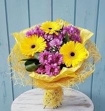 Букет цветов из:  Хризантемы и Герберы в Октябрьский Белгородской области