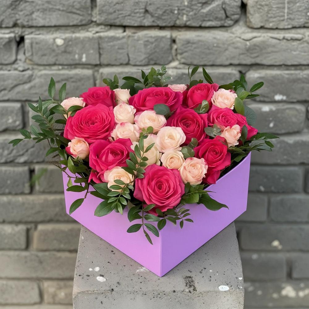 Цветочная композиция из Розы в коробке в Октябрьский Белгородской области