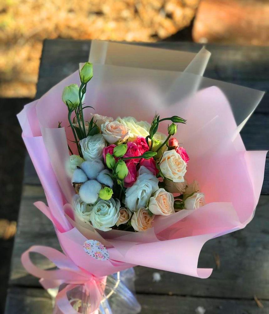 Букет цветов из: Розы и Лизиантусы в Октябрьский Белгородской области