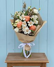Букет цветов из:  Альстромерии, Лизиантусы, Розы и Хризантемы #REPLACE_PRED# Октябрьский Белгородской области