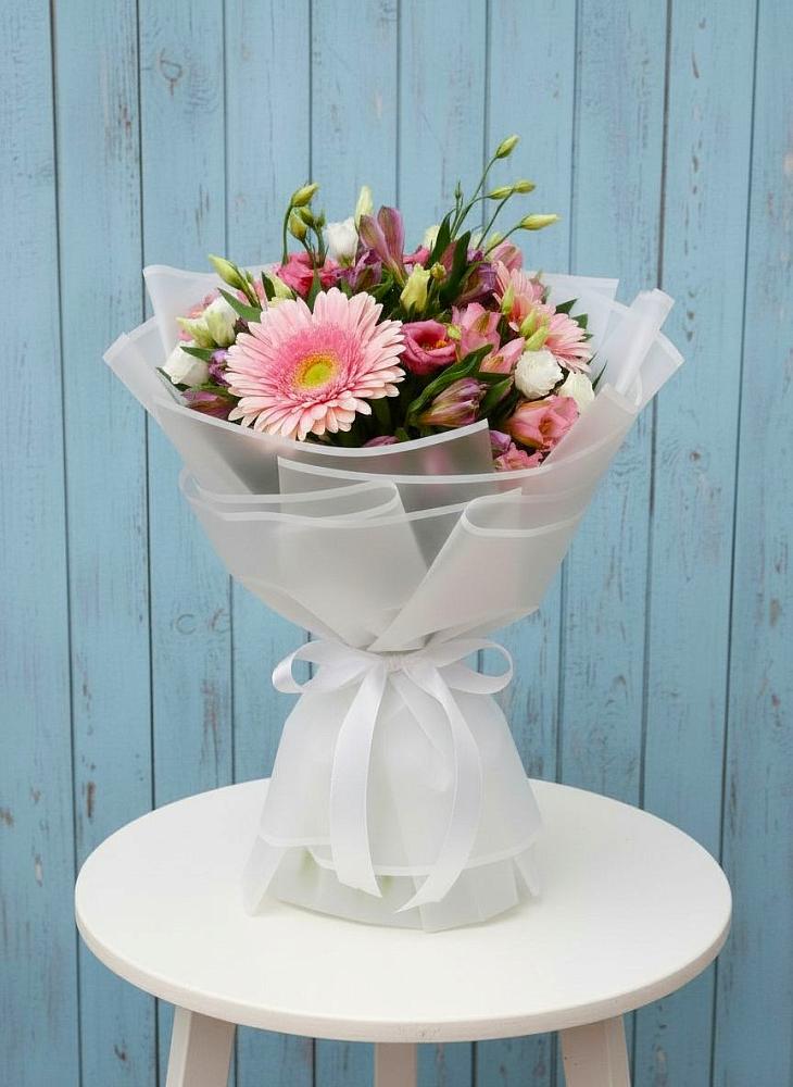 Букет цветов из: Герберы, Альстромерии и Лизиантусы в Октябрьский Белгородской области