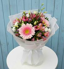 Букет цветов из:  Герберы, Альстромерии и Лизиантусы в Октябрьский Белгородской области
