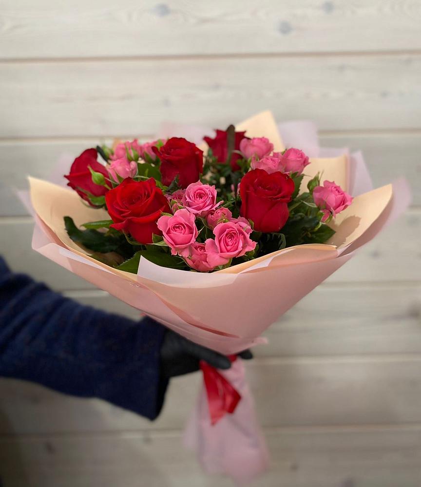 Букет цветов из: Розы в Октябрьский Белгородской области