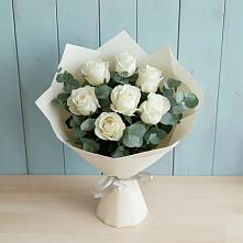 Букет Белые розы в Эвкалипте в Октябрьский Белгородской области
