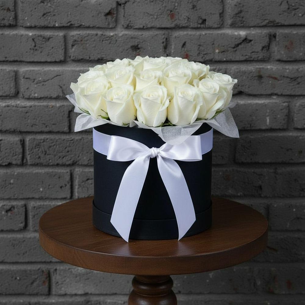 Цветочная композиция из Розы в шляпной коробке в Октябрьский Белгородской области