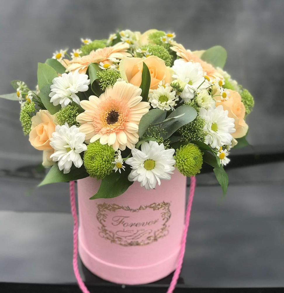 Цветочная композиция из Розы, Герберы и Хризантемы в шляпной коробке в Октябрьский Белгородской области