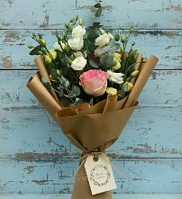 Букет цветов из:  Розы и Лизиантусы в Октябрьский Белгородской области