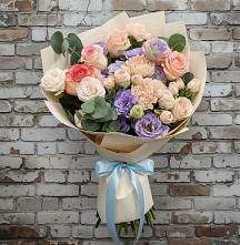 Букет цветов из:  Розы, Лизиантусы и Гвоздики в Октябрьский Белгородской области