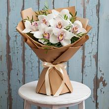 Букет цветов из:  Орхидеи и Розы в Октябрьский Белгородской области